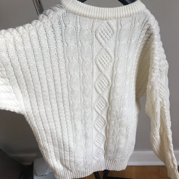 White woven sweater in excellent condition - Picture 3 of 4